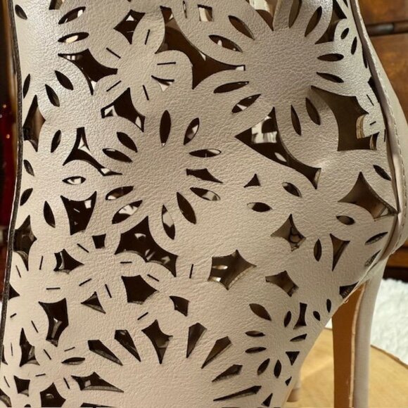 NWOT Beast Fashion Sand Faux Leather Floral Laser Cut Open Toe Back Zip Bootie - Picture 10 of 14